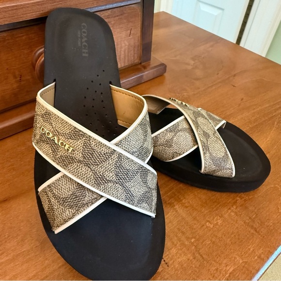 Coach Women's Janine cris cross gold logo slide sandals brown and cream size 6 - Picture 11 of 12